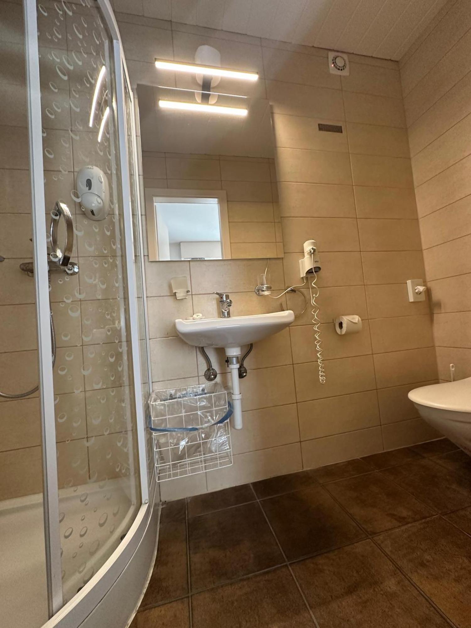 Hotel Du Quai Villeneuve Dış mekan fotoğraf